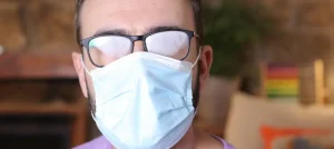 ¿Cuál es la mejor solución para las gafas empañadas durante la pandemia?
